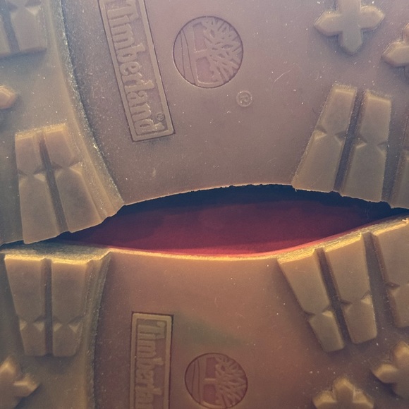 Timberland Red Boots with Black and Gold Details - Picture 9 of 9